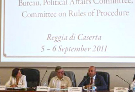 Réunion de la Commission des questions politiques, présidée par Bjorn von Sydow, à Caserta (Italie), avec la participation du Président de l’APCE Mevlüt Çavuşoğlu, septembre 2011
