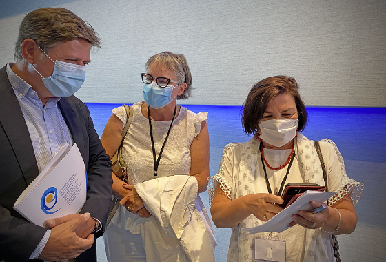 With Chairperson of the Committee of Ministers and Alternate Minister of Foreign Affairs of the Hellenic Repulic, Miltiadis Varvitsiotis, and former President of the Assembly, Liliane Maury Pasquier, on the occasion of the 22nd Symi symposium on the world post COVID-19, July 2020