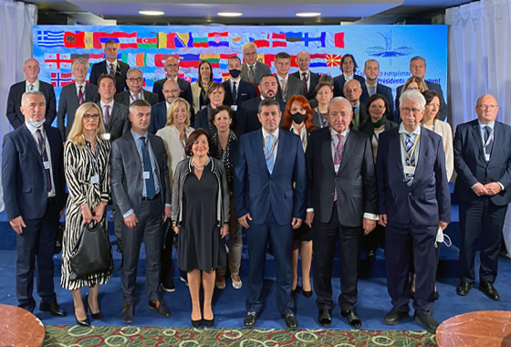 Conférence européenne des Président·e·s de Parlement, Athènes, 21-22 octobre 2021 / Photo de famille des Secrétaires généraux des parlements