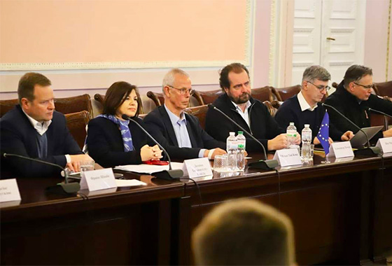 Le Président de l'APCE, les chefs des groupes politiques et la SG de l'APCE à Lviv, lors de la rencontre avec le Président de la Verkhovna Rada