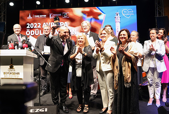 Cérémonie de remise officielle du Prix de l'Europe 2022 à la ville d'Izmir