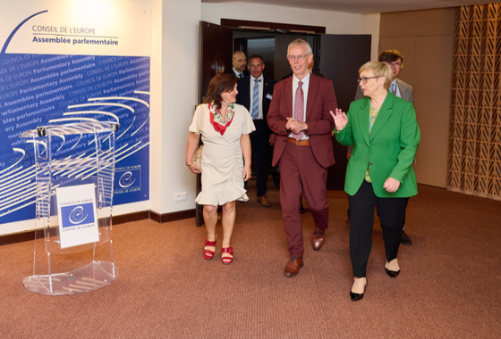 Secrétaire générale de l'APCE avec Nataša Pirc Musar, Présidente de la République de Slovénie, Tiny Kox, Président de l'Assemblée parlementaire du Conseil de l'Europe